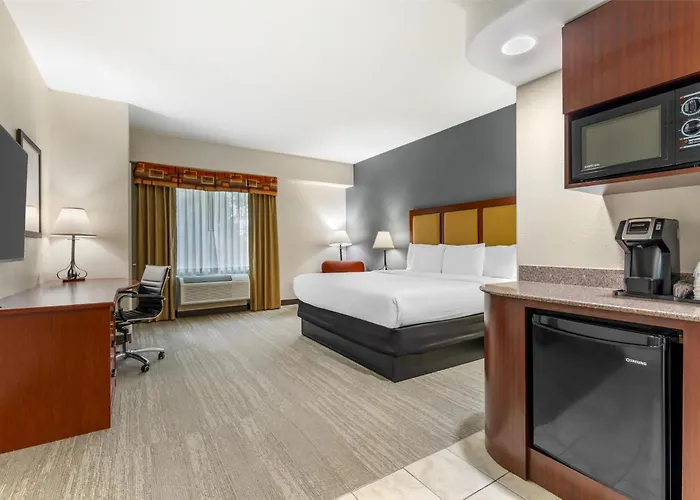 Best Western Plus Waxahachie Inn & Suites