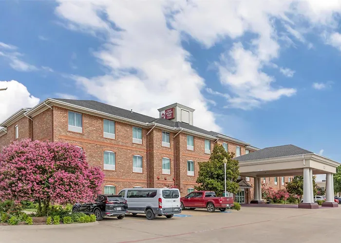 Cheap hotel: Best Western Plus Waxahachie Inn & Suites